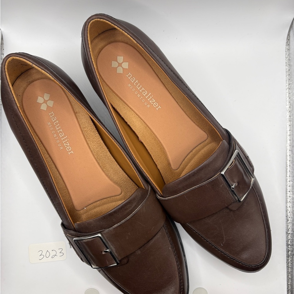 **CLOSE CLOSEOUT** Naturalizer Melanie buckle loafers in EUC size 8.5Wide